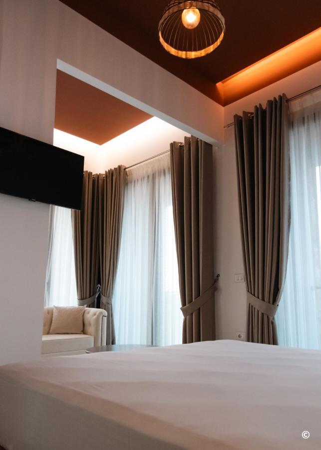 Kronos Hotel Koxhas Exteriör bild