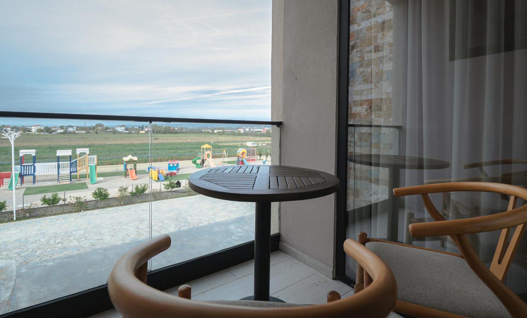 Kronos Hotel Koxhas Exteriör bild